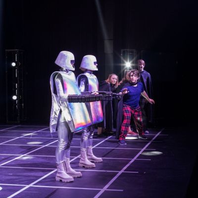 Level 7 - hj„lteg„nget m”ter cyberrobotar